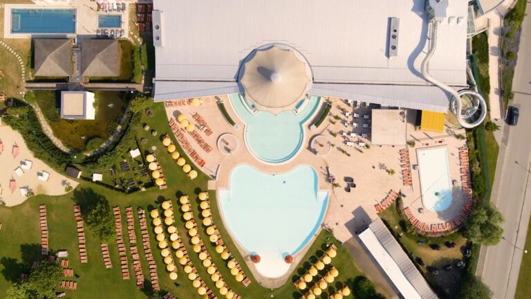 ThermeLaa_Drohnenaufnahme_klein_1180px_breit