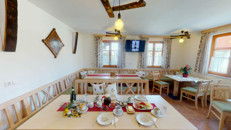 Weingut-Zimmervermietung-Kahrer-08232022_162723