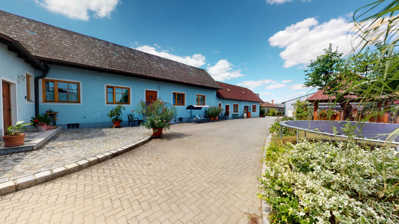 Weingut-Zimmervermietung-Kahrer-08232022_163455