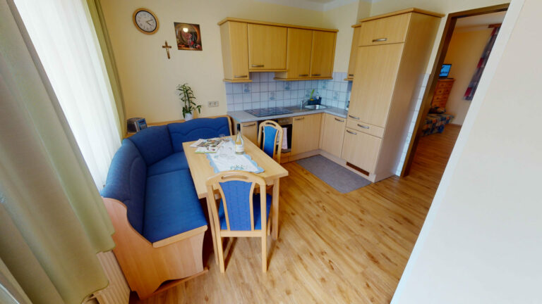 Weingut-Zimmervermietung-Kahrer-08232022_163636