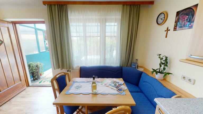 Weingut-Zimmervermietung-Kahrer-08232022_163749