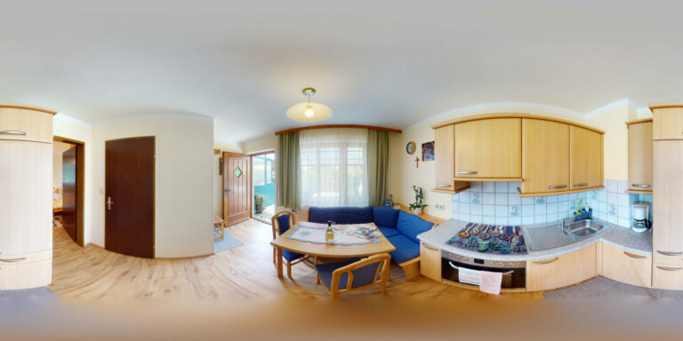 Weingut-Zimmervermietung-Kahrer-08232022_163824